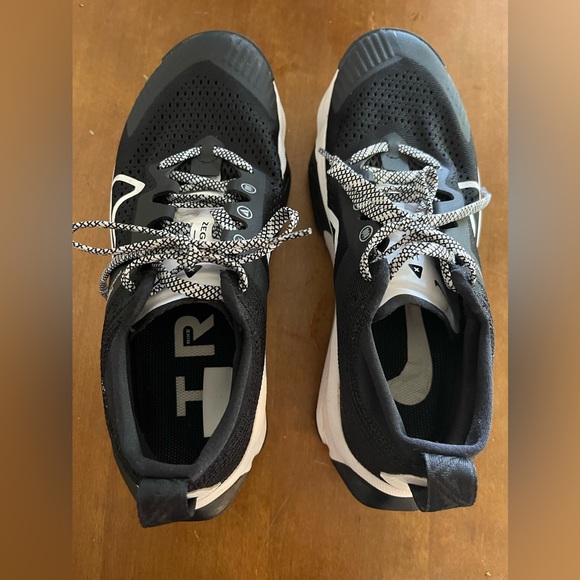 Nike ZoomX Zegama Trail Women’s Size 9 B ~ worn once - Picture 10 of 16